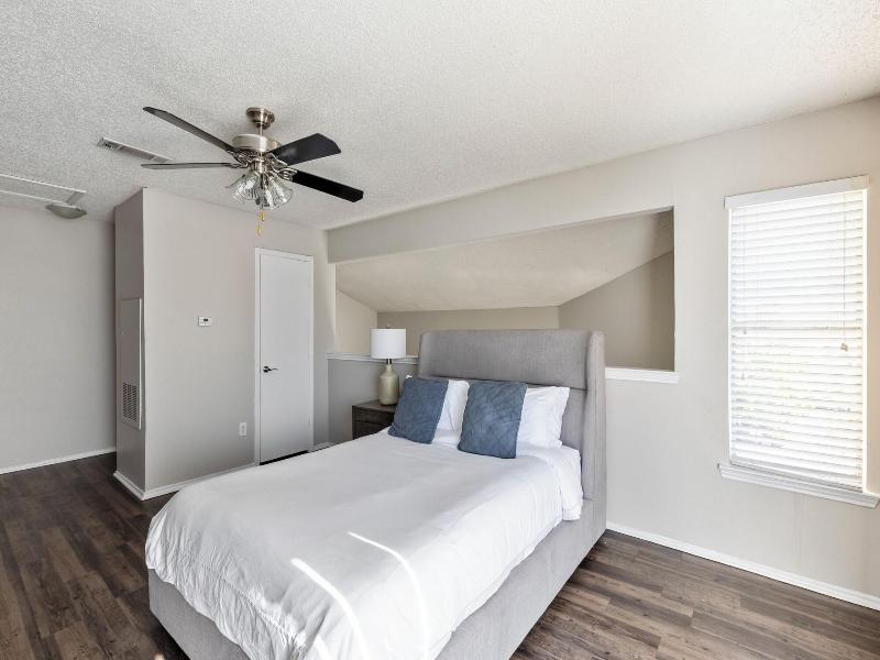 Landing Grand Prairie image