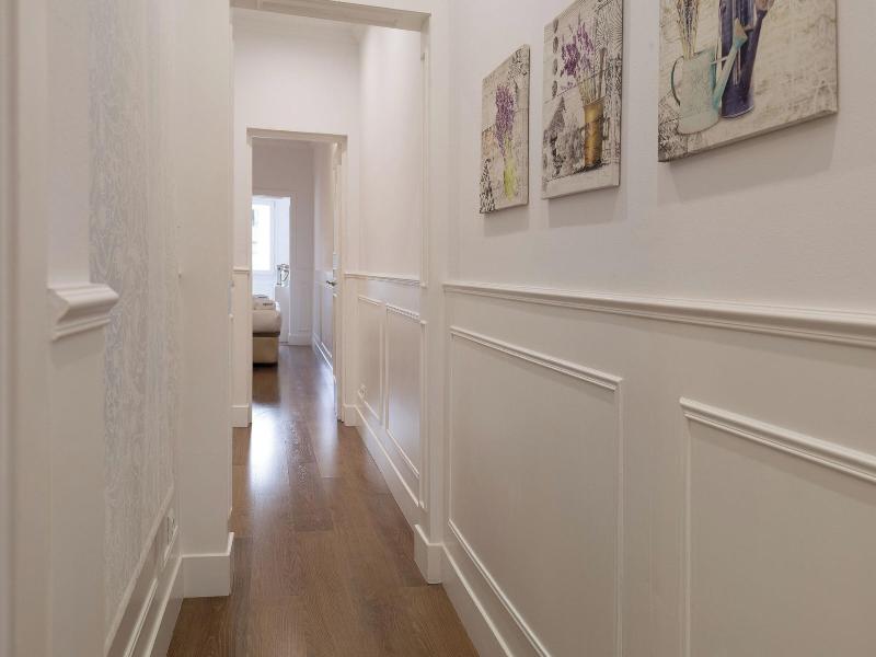 Enjoybcn Coliseum Apartments image