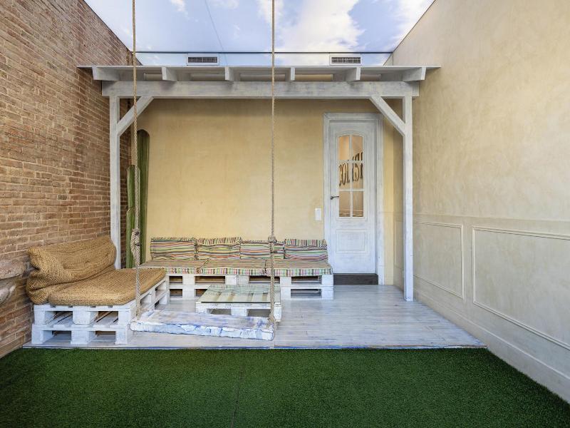 Enjoybcn Coliseum Apartments image