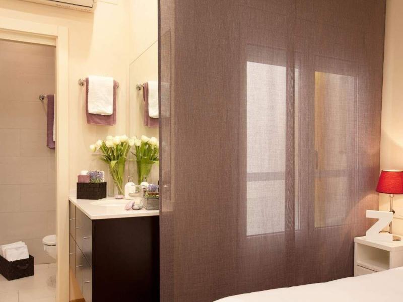 Enjoybcn Coliseum Apartments image