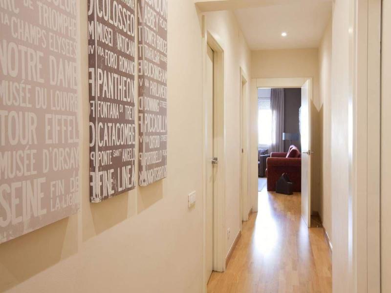 Enjoybcn Coliseum Apartments image