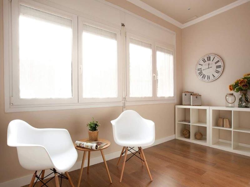 Enjoybcn Coliseum Apartments image