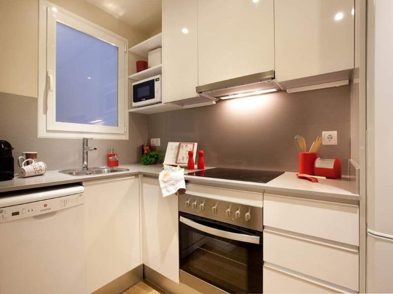 Enjoybcn Coliseum Apartments image