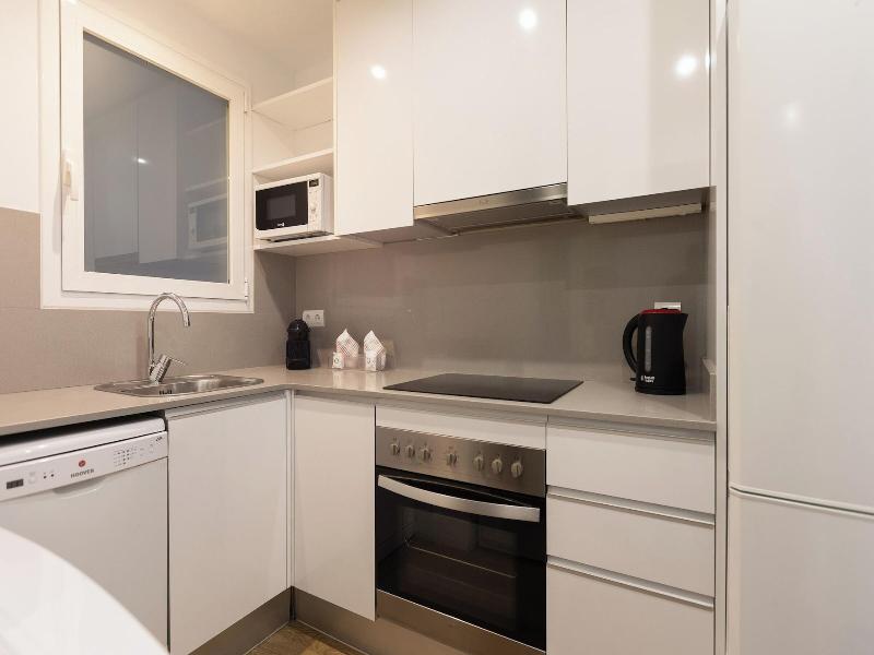 Enjoybcn Coliseum Apartments image