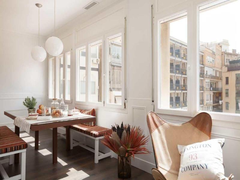 Enjoybcn Coliseum Apartments image