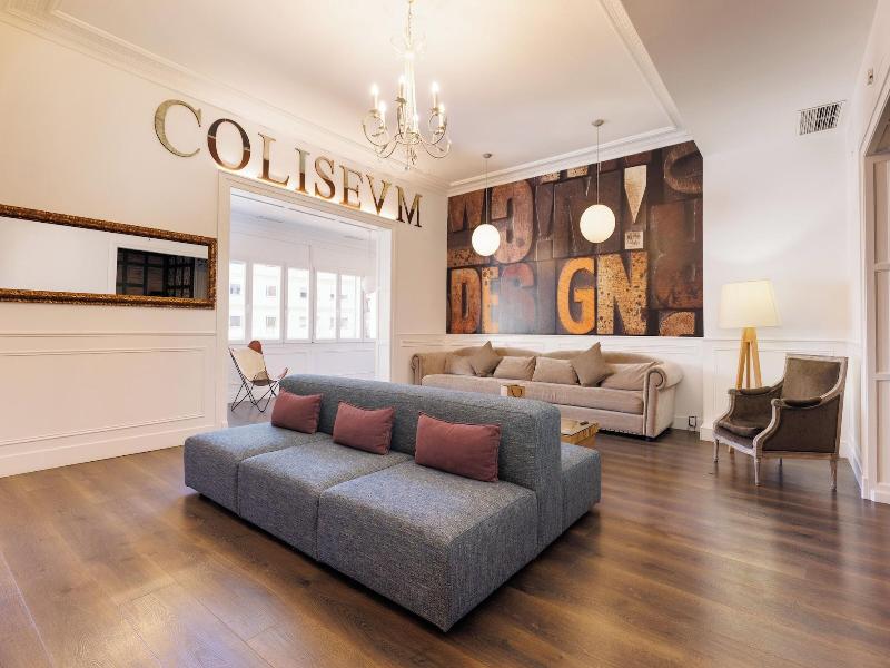 Enjoybcn Coliseum Apartments image