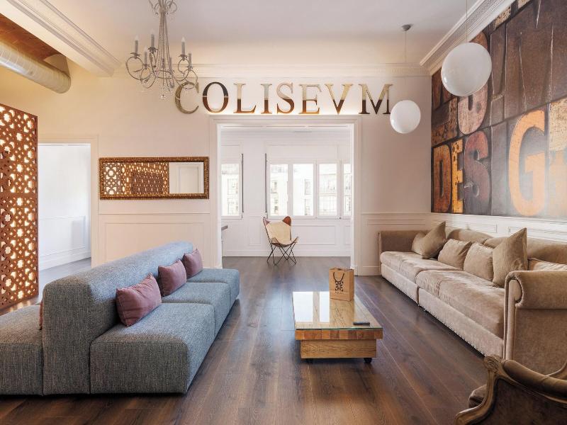 Enjoybcn Coliseum Apartments image