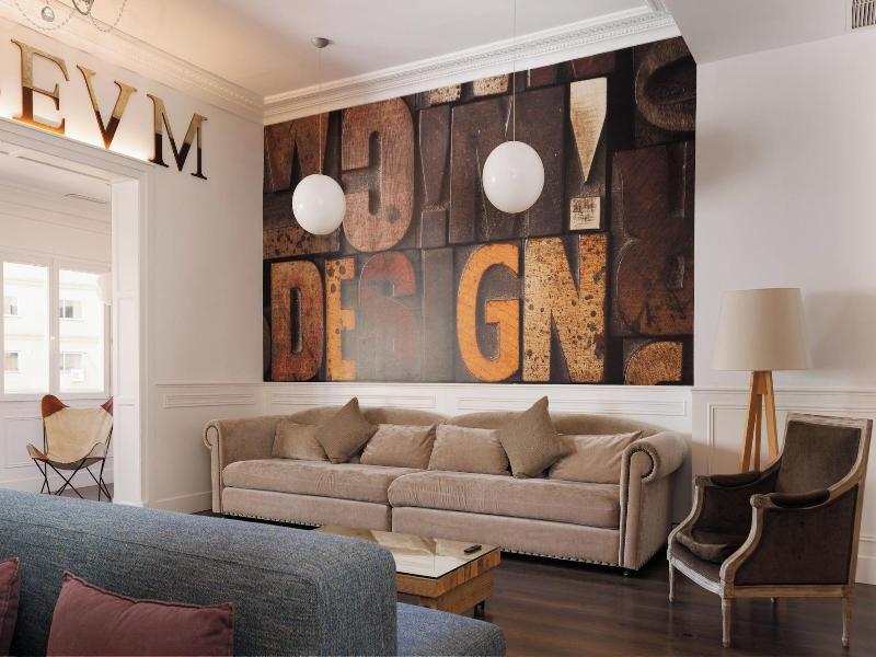 Enjoybcn Coliseum Apartments image