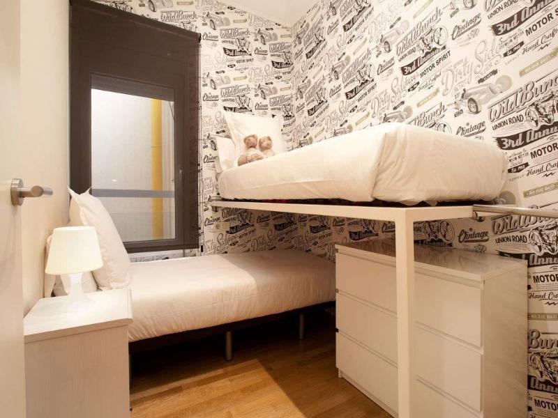 Enjoybcn Coliseum Apartments image