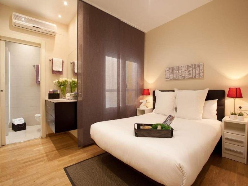 Enjoybcn Coliseum Apartments image