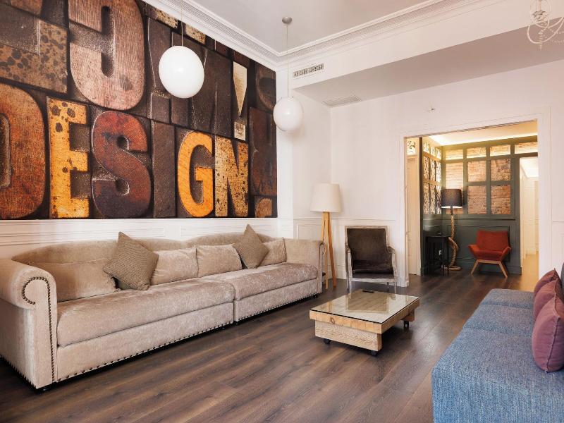 Enjoybcn Coliseum Apartments image