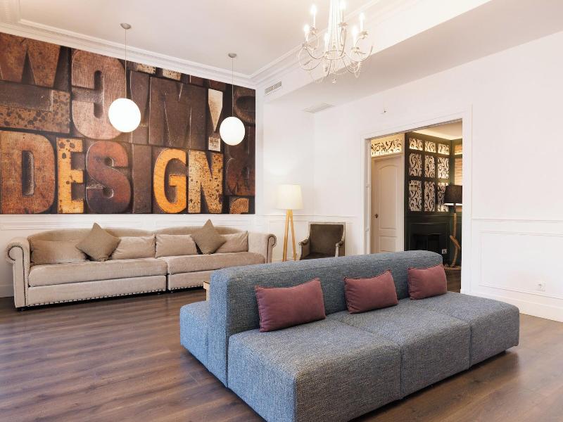 Enjoybcn Coliseum Apartments image
