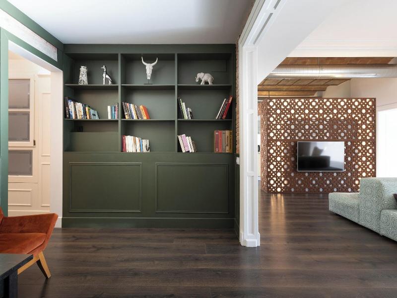 Enjoybcn Coliseum Apartments image