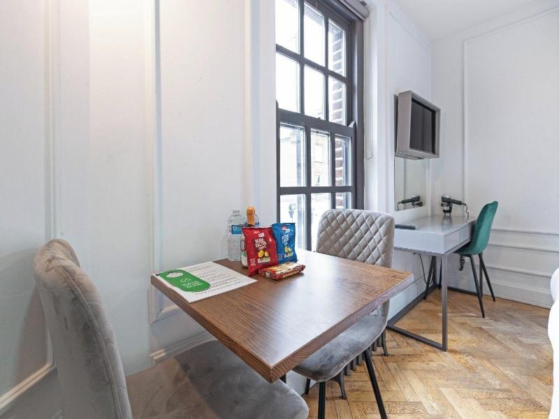 London Paddington Apartments image