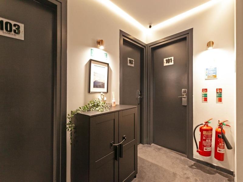 London Paddington Apartments image