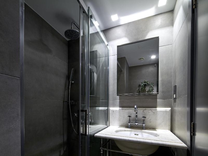 London Paddington Apartments image