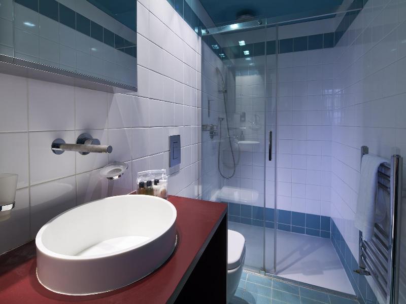 London Paddington Apartments image