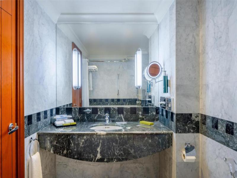 Madinah Hilton image