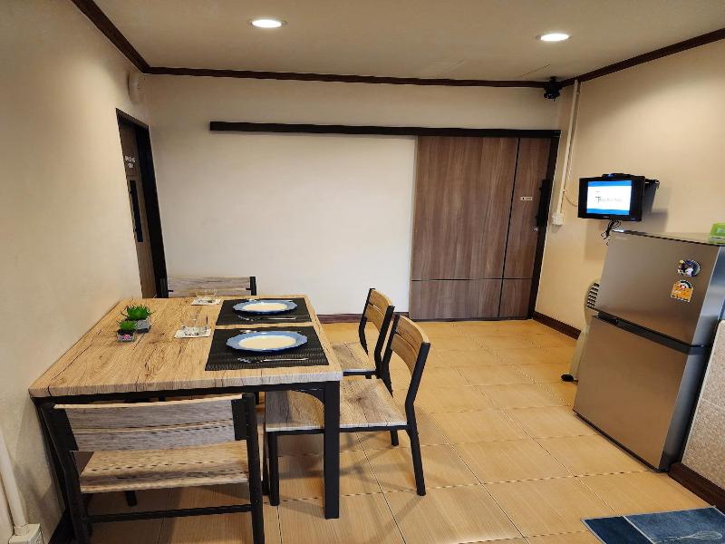The Travellers House - Pet Friendly Accommodation image