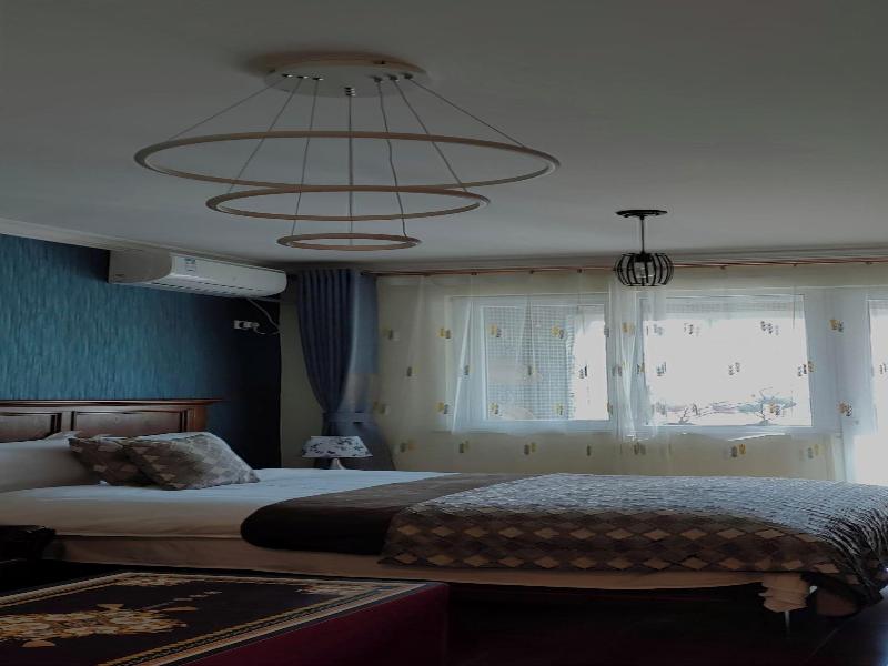 Atrium Fengzhu Homestay image