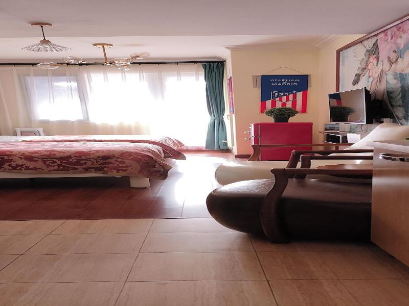 Atrium Fengzhu Homestay image