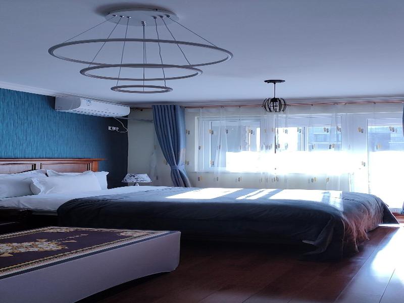 Atrium Fengzhu Homestay image