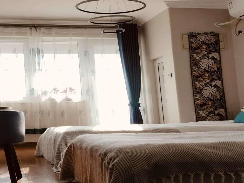 Atrium Fengzhu Homestay image