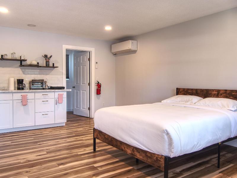 Vermont Suites image
