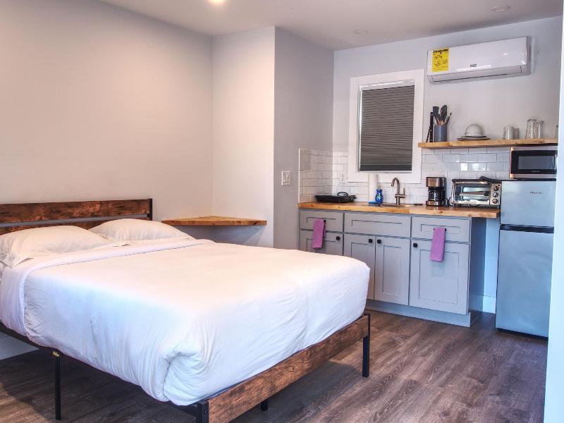 Vermont Suites image