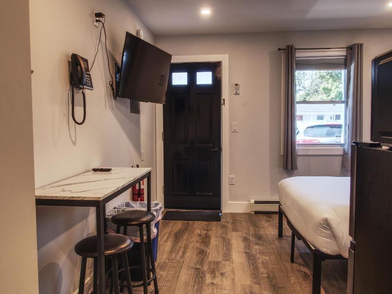 Vermont Suites image