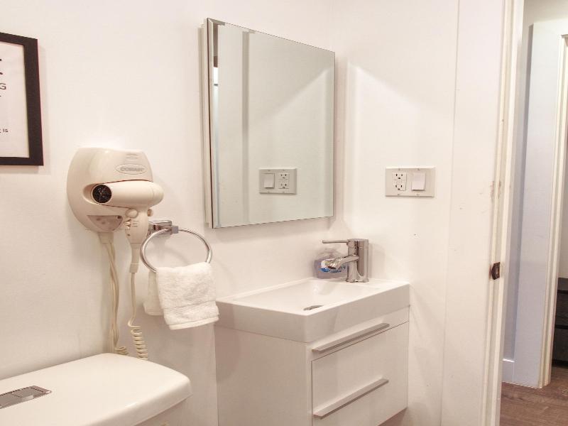 Vermont Suites image