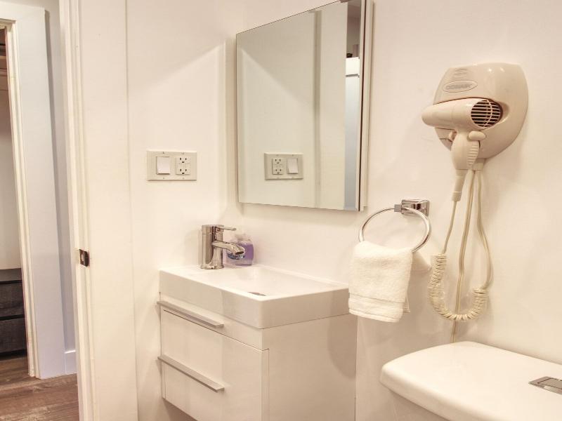 Vermont Suites image