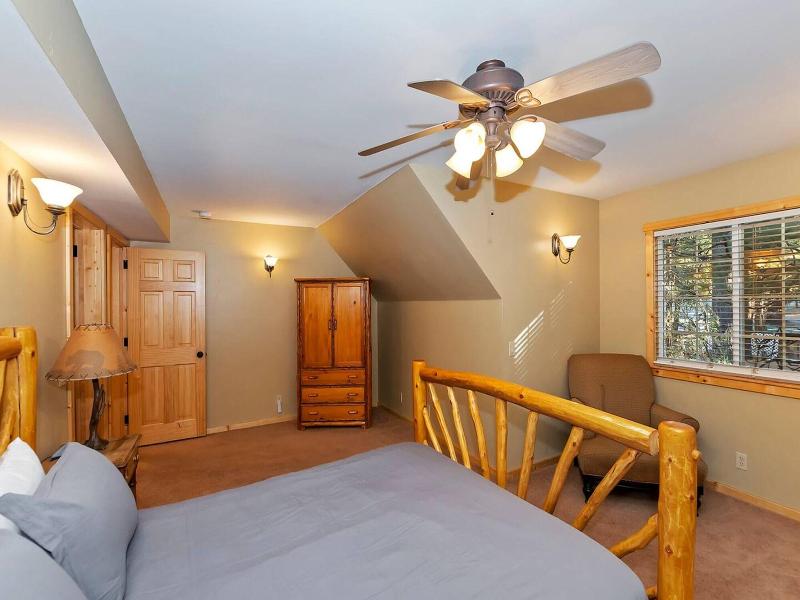 Big 10 Luxury Cabin With Hottub image