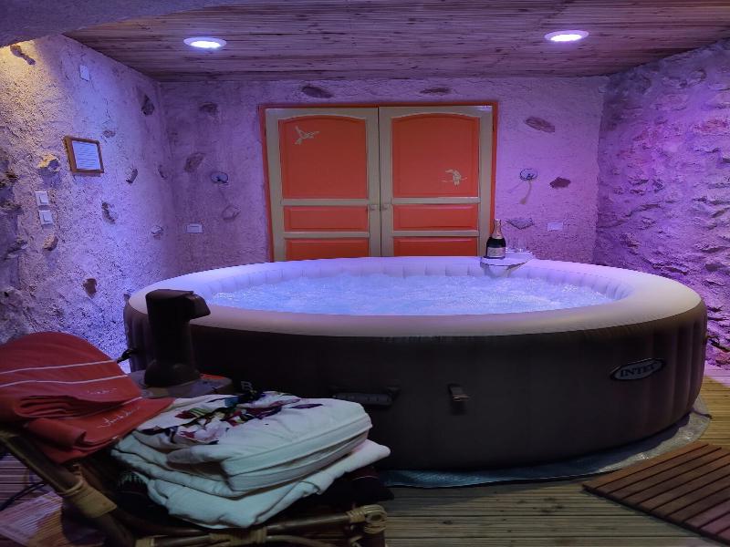 Chambres D'hôtes Peu Del Causse Spa image