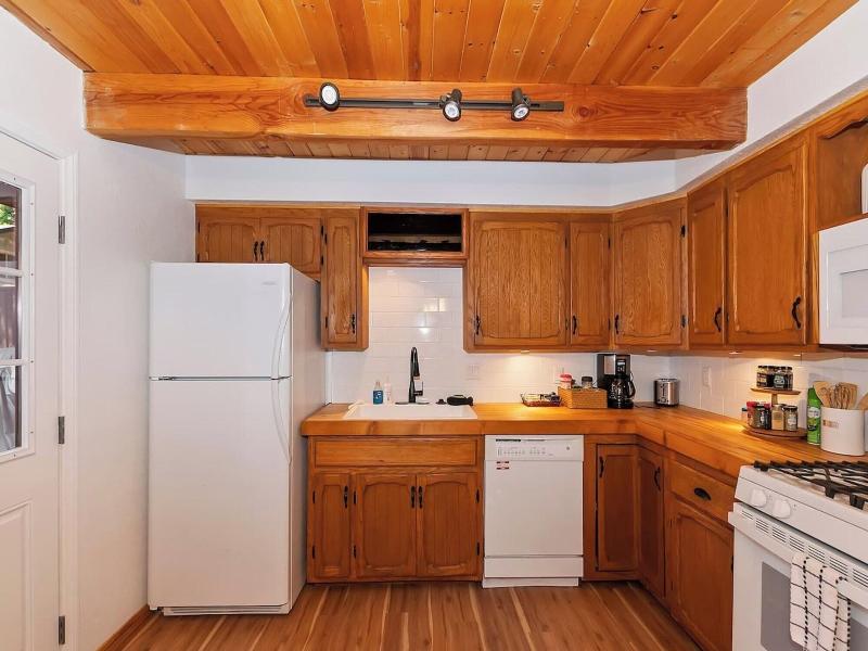 Summit Happy Mountain Cabin image