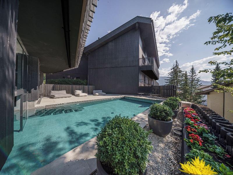 Black Summit Boutique Resort Laax image