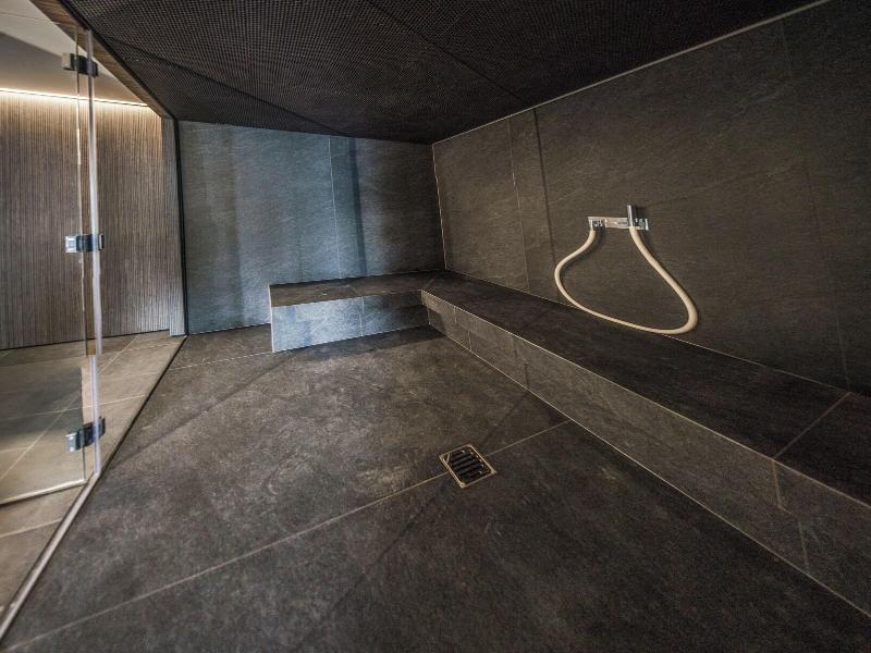 Black Summit Boutique Resort Laax image