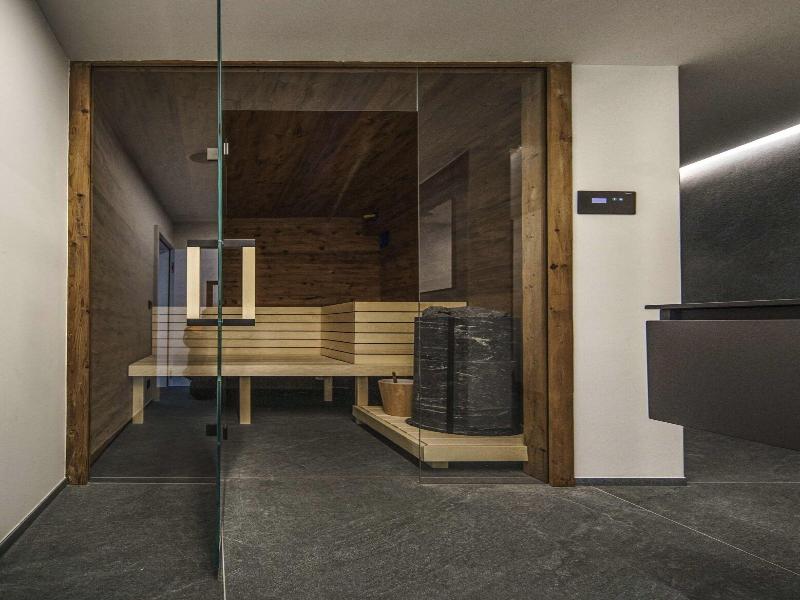 Black Summit Boutique Resort Laax image