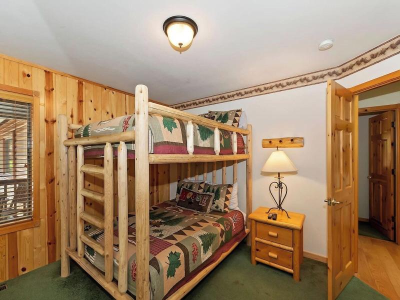 Teakwood Cozy Wood Cabin With Fireplace image