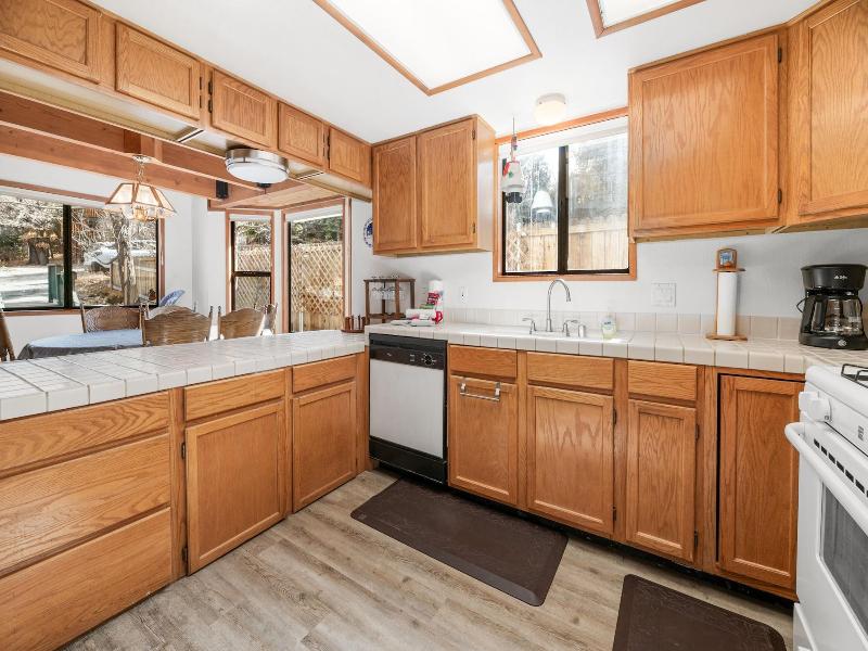 5 Kern's Cabin image