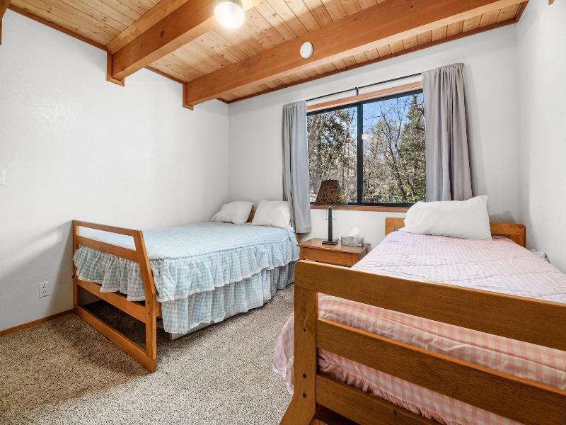 5 Kern's Cabin image