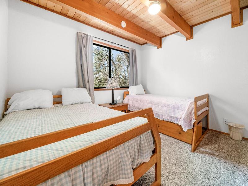 5 Kern's Cabin image