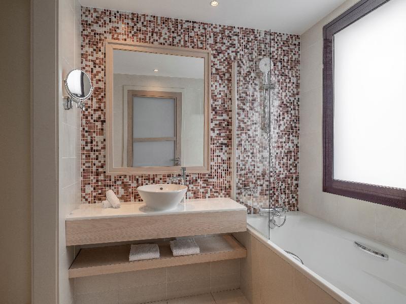 Hotel Evian-les-Bains by Leonardo Hotels image