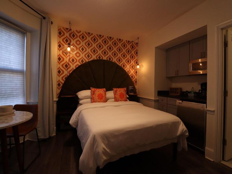 Good Hotels Boston image