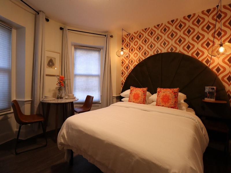 Good Hotels Boston image
