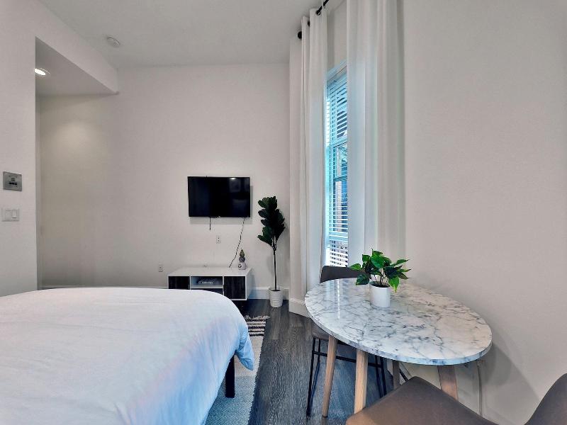 Good Hotels Boston image