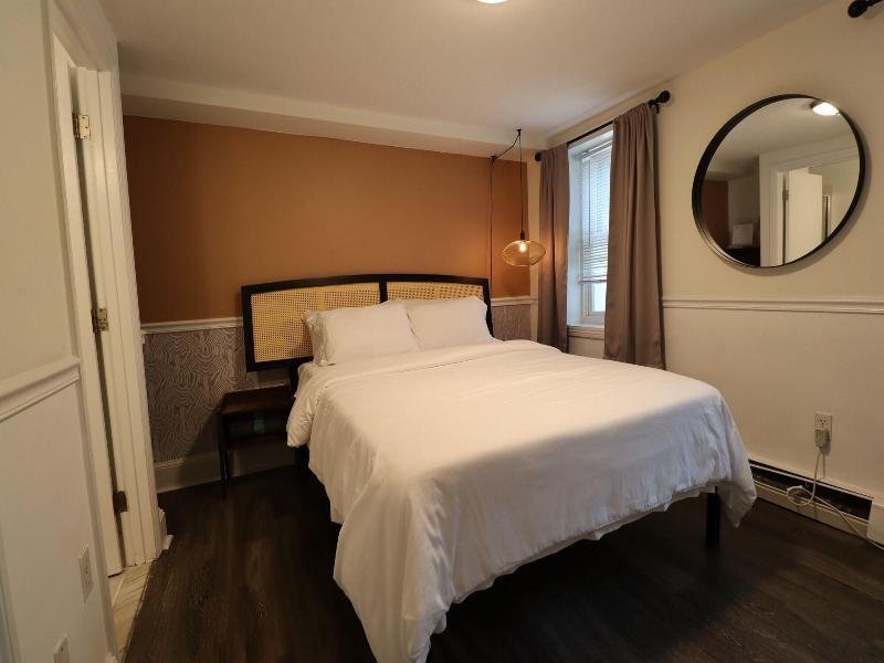Good Hotels Boston image