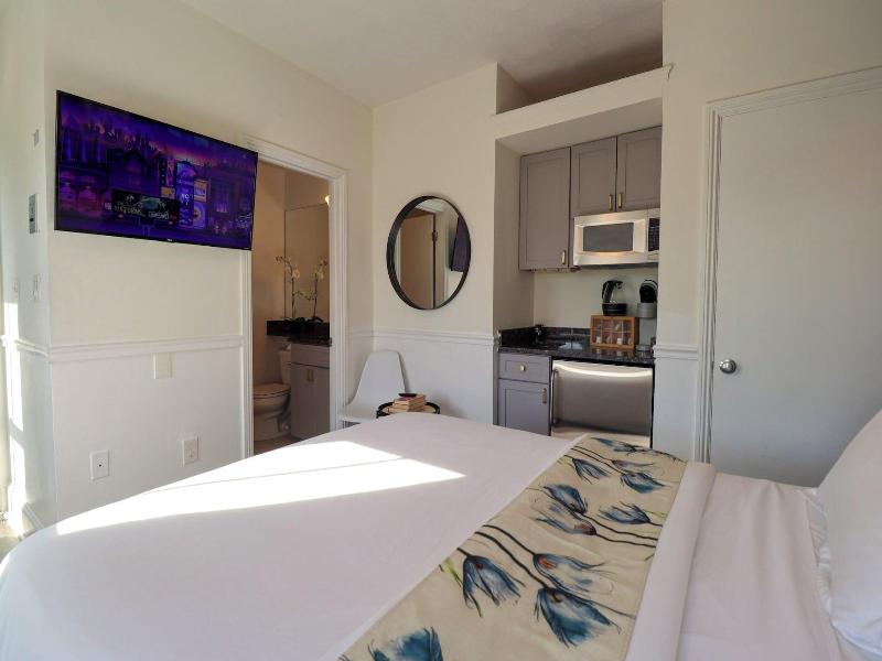 Good Hotels Boston image