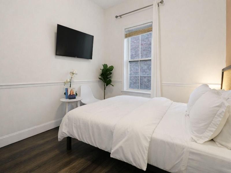 Good Hotels Boston image