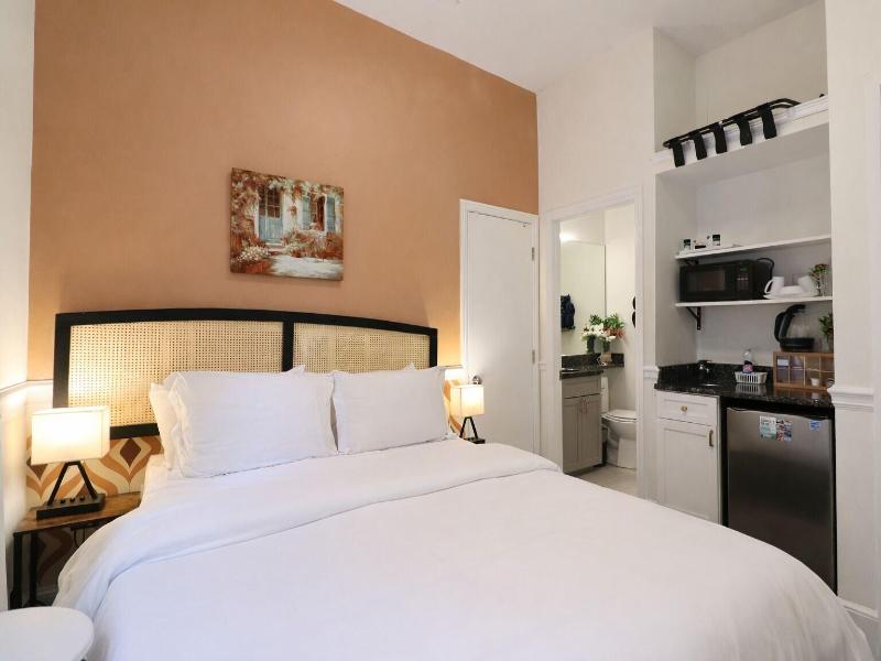 Good Hotels Boston image